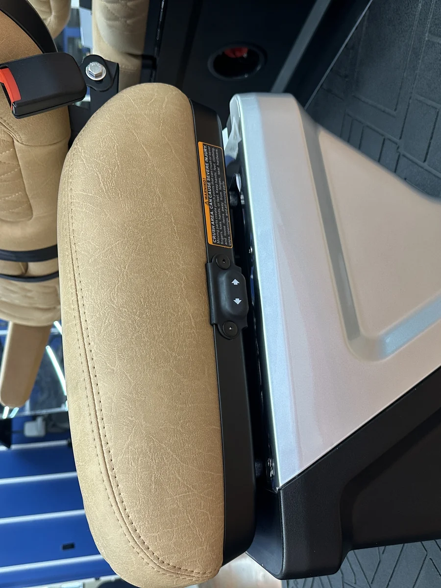 Power Adjustable Front Seats